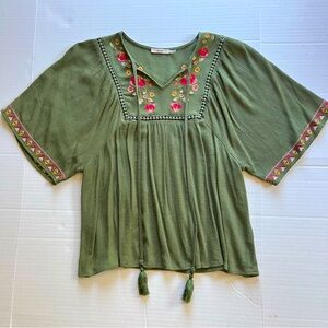 Mi Ami Francesca’s Olive Green Top Short Sleeve Embroidered Boho Blouse Size S